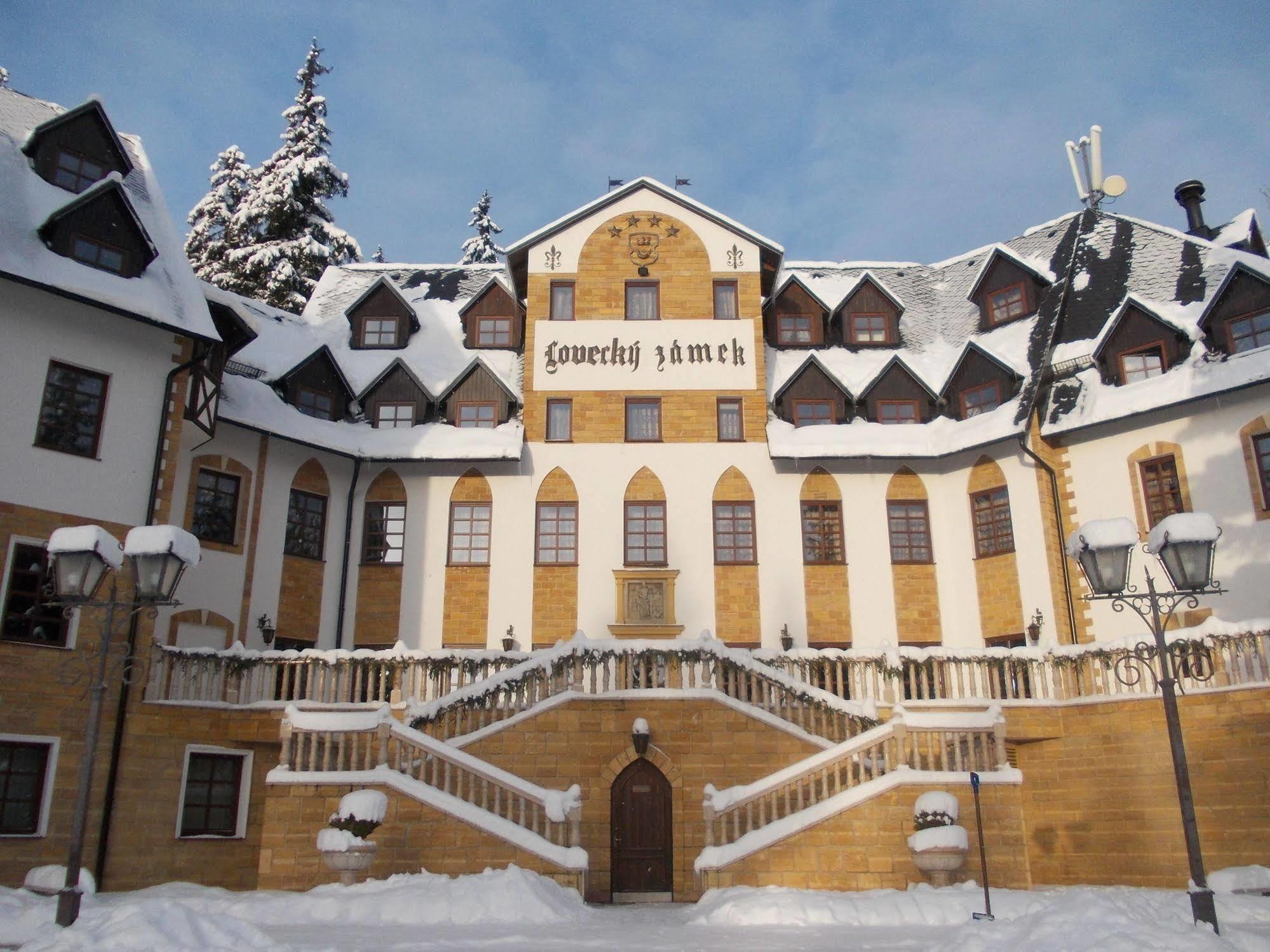 Zámek Lužec Spa&Wellness Resort KLV Exterior foto
